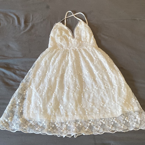 SBETRO by Suzanne Betro Floral Embroidered Pom Pom Lace Up Backless V-neck Dress - Picture 4 of 9